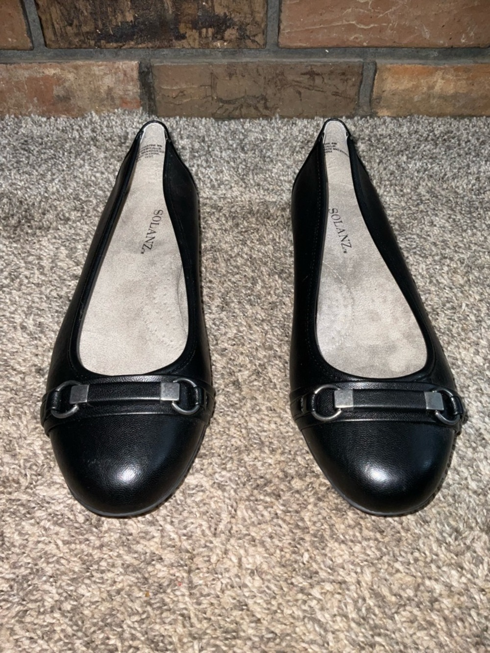 Solanz Black Leather Ballet Flats with Decorative Buckle Size 9 Wide - Picture 2 of 8